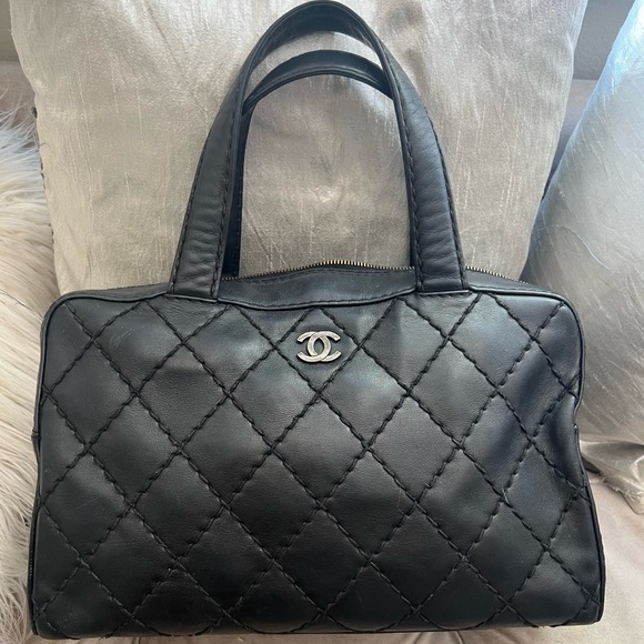 Authentic Chanel stitched tote bag all black - Picture 1 of 9